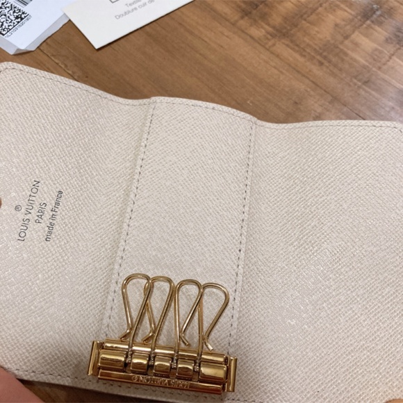 Louis Vuitton N60386  4 KEY HOLDER - Picture 6 of 10